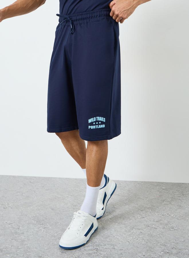 ستايلي طقم تي شيرت وشورت رجالي بطبعة بسيطة بقصة واسعة - Image 4